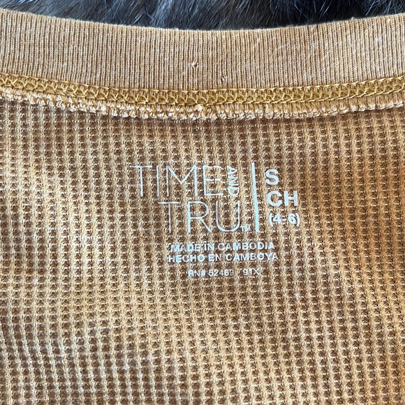 Time And Tru Mustard Yellow V-Neck Thermal with Button Front, Size: S - Picture 3 of 9